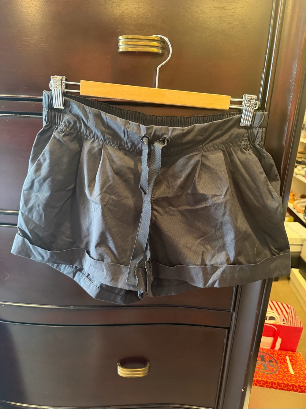 Lululemon Black Drawstring Pleated Shorts. Size 8.